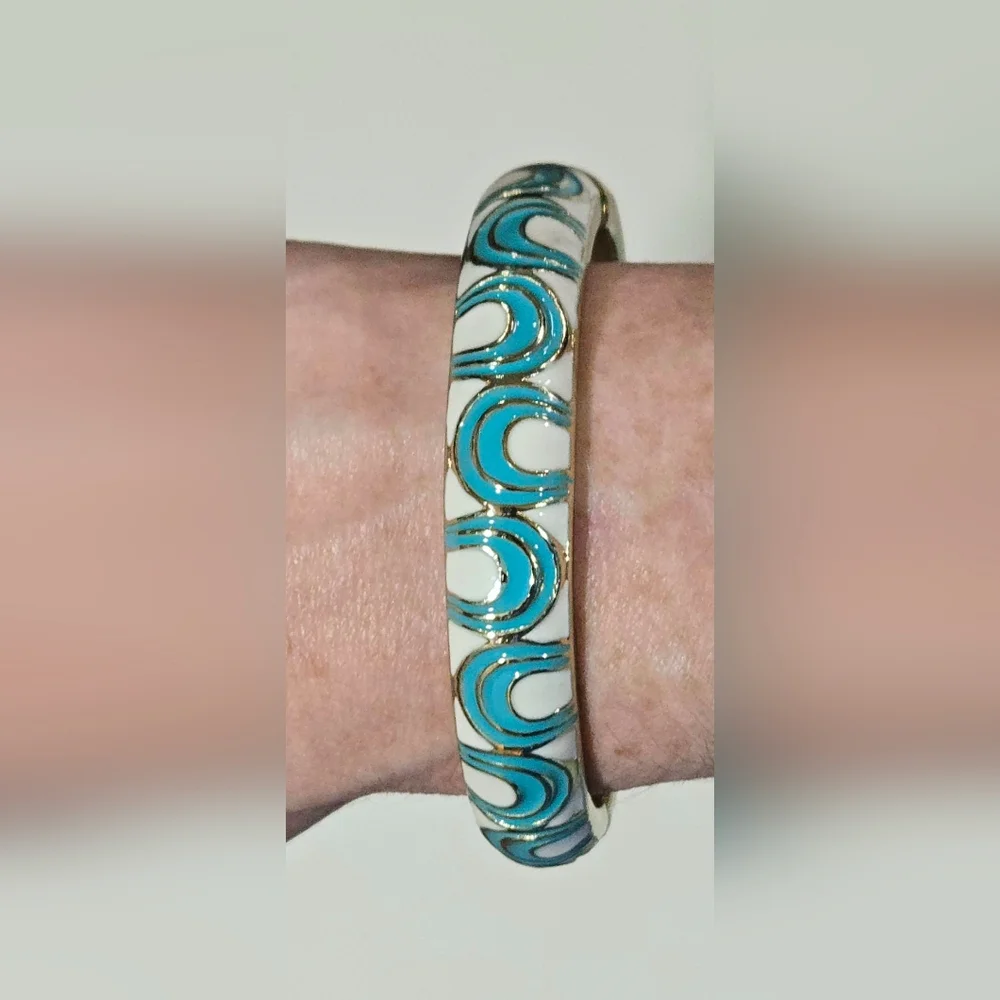 Nordstrom Sequin NYC Equestrian Turquoise Enamel Horseshoe Hinge‎ Bangle NWOT